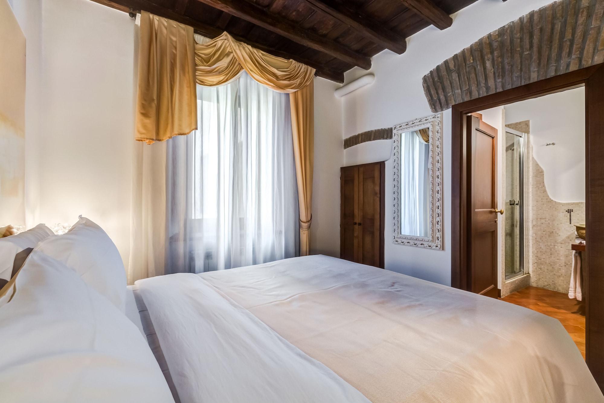 Luxury Navona Affittacamere 2*